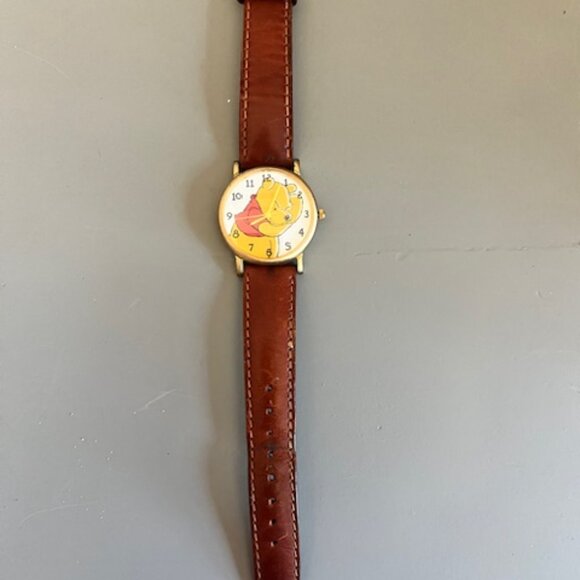 TIMEX Vintage Disney Winnie The Pooh Quartz Watch w/ NEW BATTERY - Picture 2 of 4